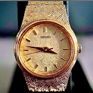 Seiko Vintage Ladies Gold Tone Florentine Texture Bracelet Watch